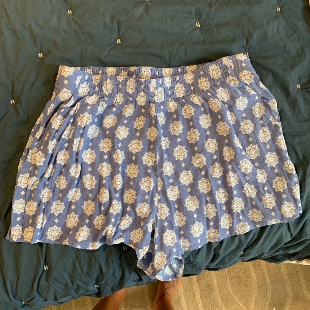 BP blue & white printed shift shorts